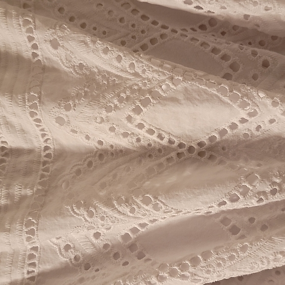 HP🎉 🕊️Express White Eyelet Lace Jumpsuit - Size M - Picture 6 of 12